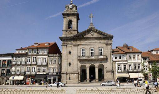 Places Igreja de São Pedro