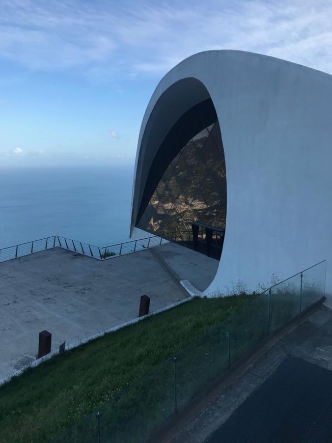 Place Oscar Niemeyer Auditorium