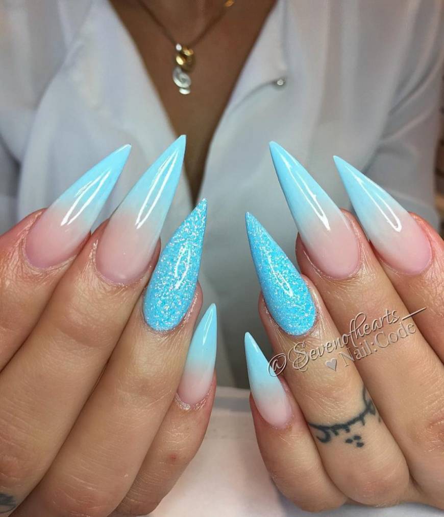 Social nails