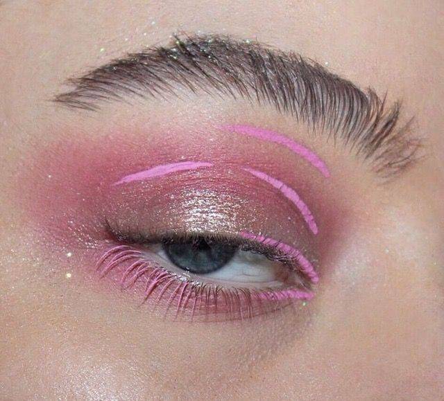 Moda Pink graphic liner