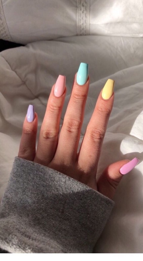 Fashion Colour nails