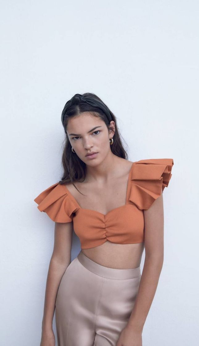 Social TOP MALHA CROP COM FOLHOS