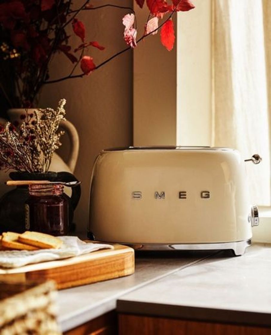 Elemento de la categoría hogar SMEG Tostador TSF01CREU