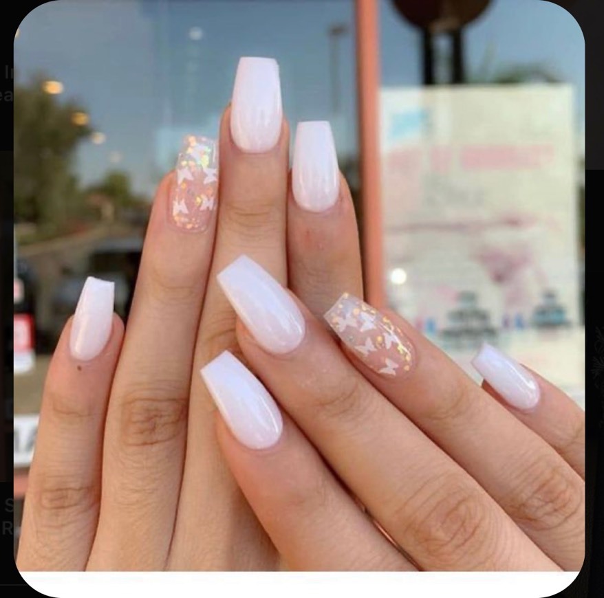 Moda white nails 