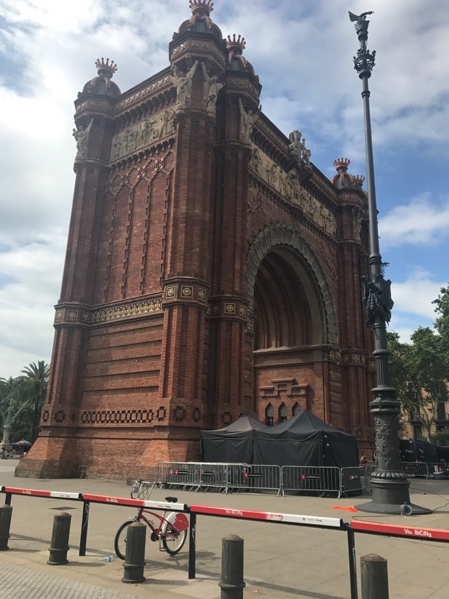 Place Arc de Triomf