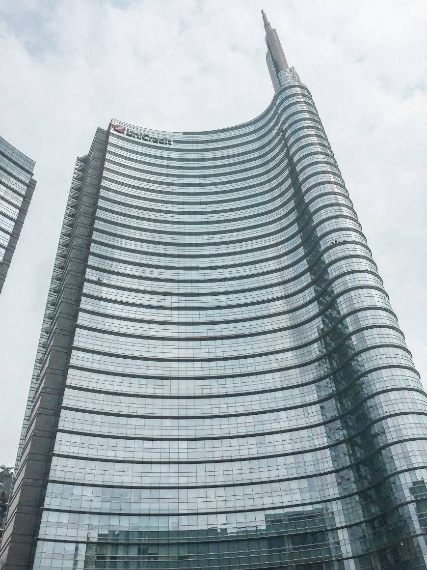 Place UniCredit Tower