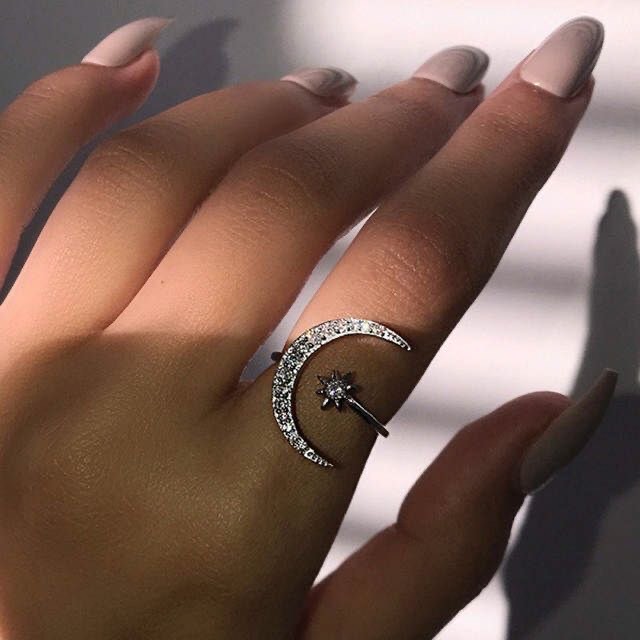 Fashion moon ring 