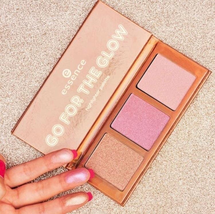 Social ESSENCE paletas de iluminadores