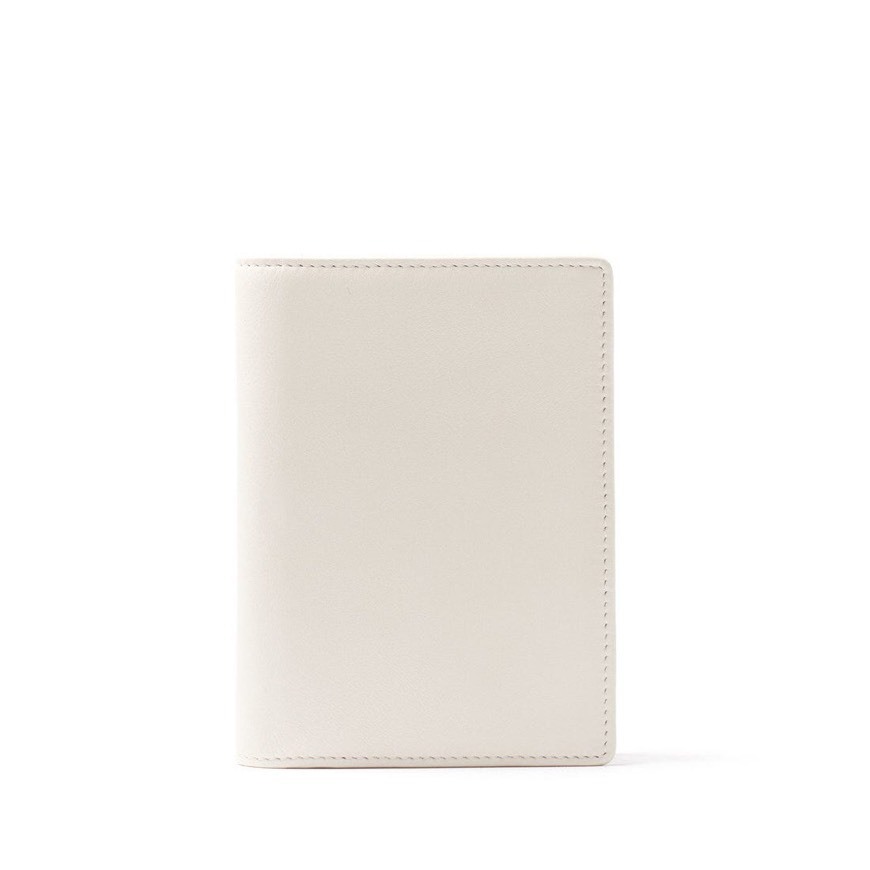 Fashion LEATHEROLOGY Deluxe Passport Cover: Ivory