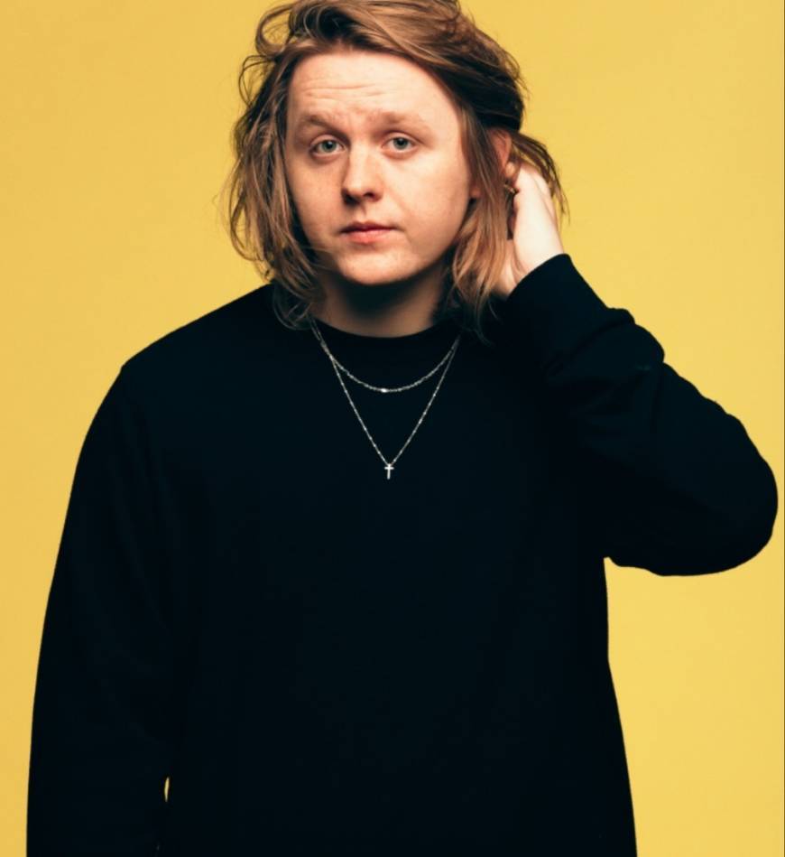 Moda Lewis Capaldi 