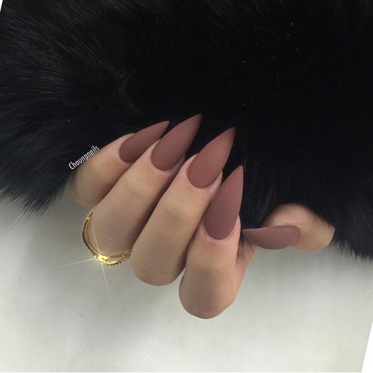 Social nails