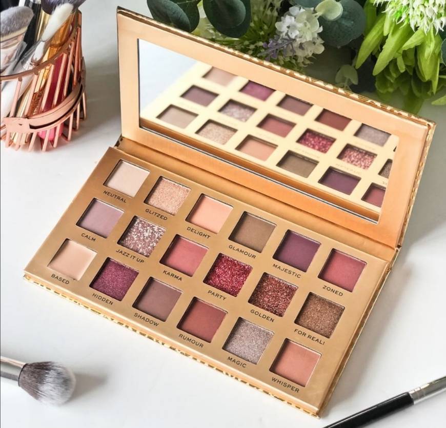 Social Makeup Revolution Pro Eyeshadow Palette