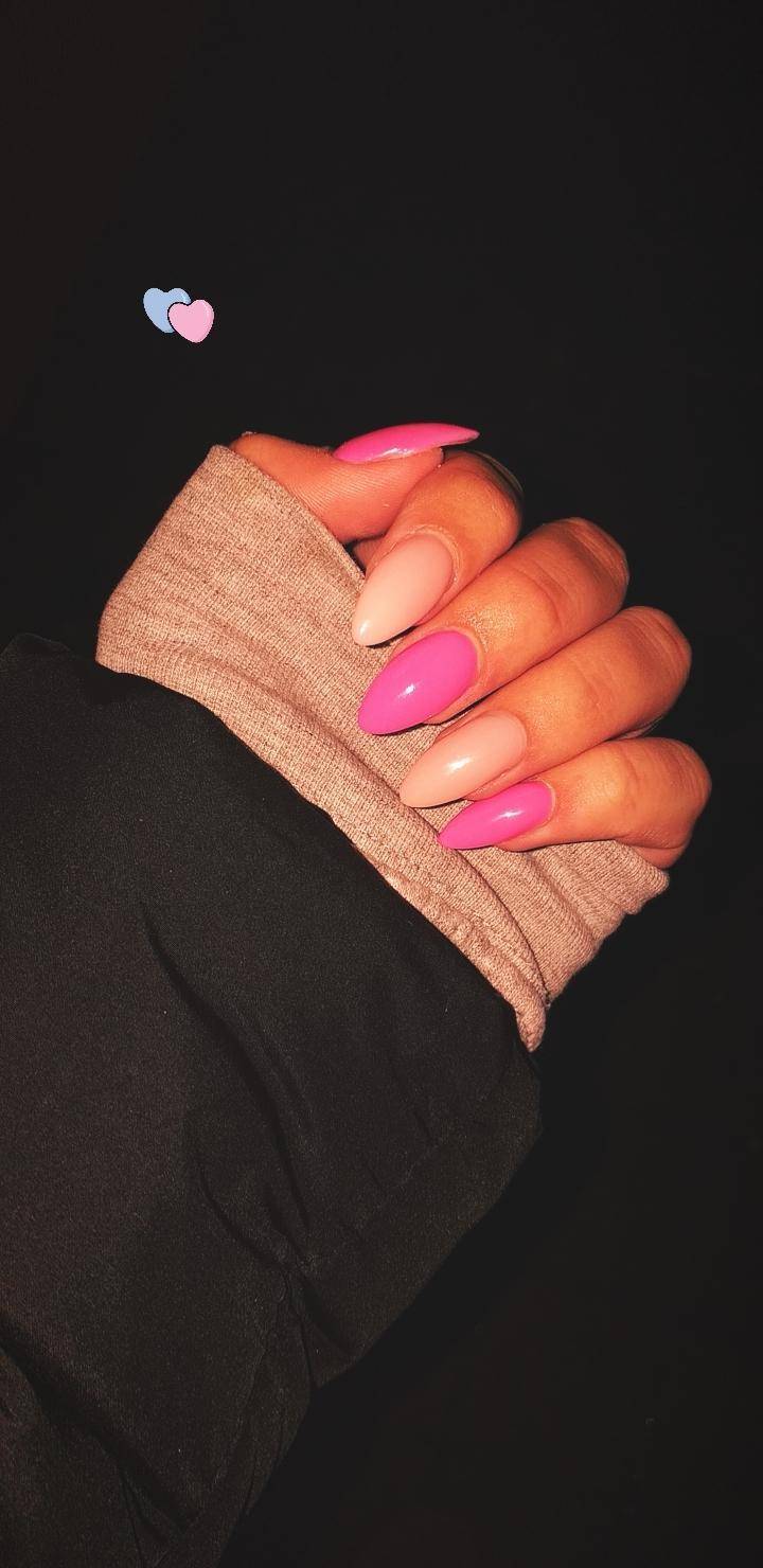 Fashion Rosa e branco leitoso das minhas unhas favoritas que fiz 🙂