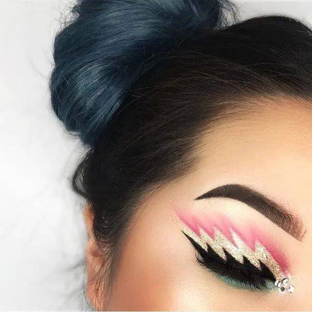 Fashion Zig zag makeup