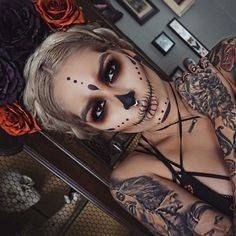 Moda Mexican skeleton makeup