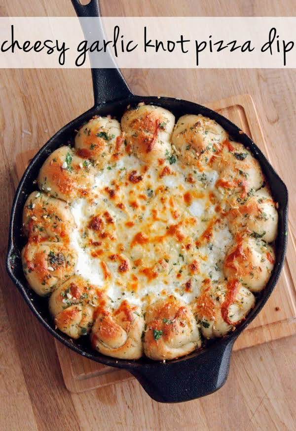 Fashion Cheesy garlic knot pizza dip