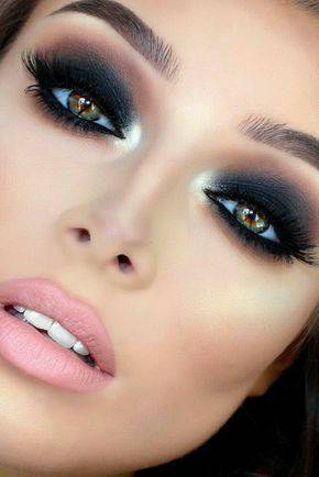 Fashion Black makeup