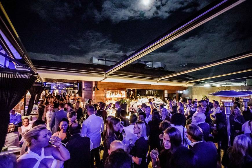 Restaurantes Eleven Bar