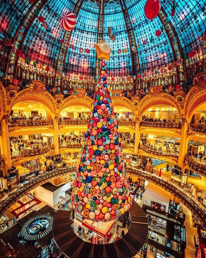Place Galeries Lafayette - Shopping Welcome Center