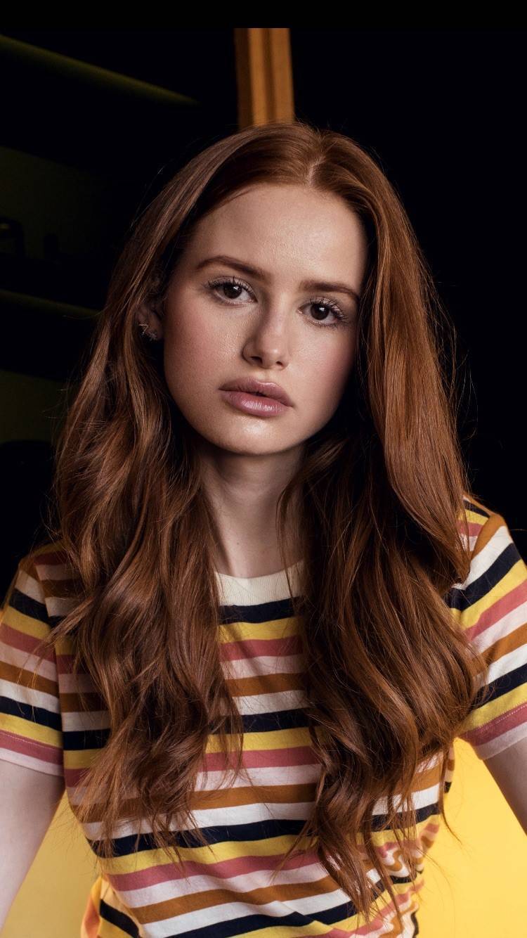 Moda Madelaine Petsch 