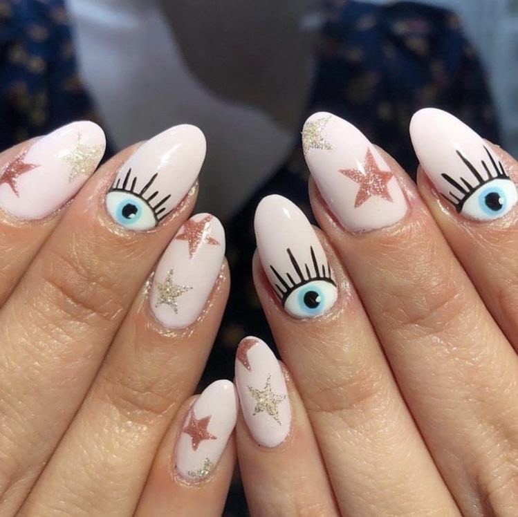 Moda Eye nails