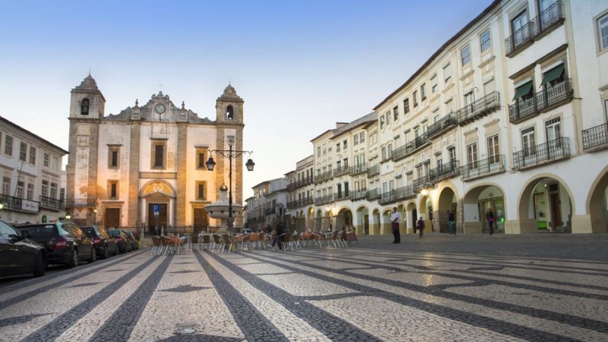 Place Évora