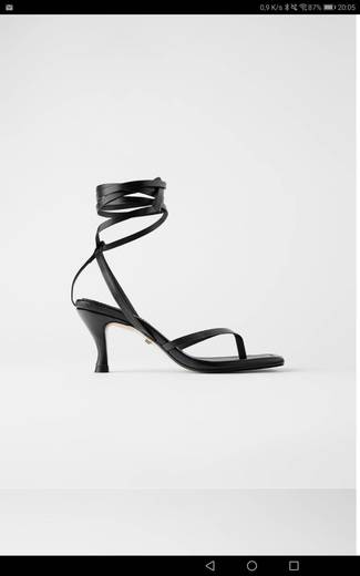 Sandália quadrada com tiras - Zara 