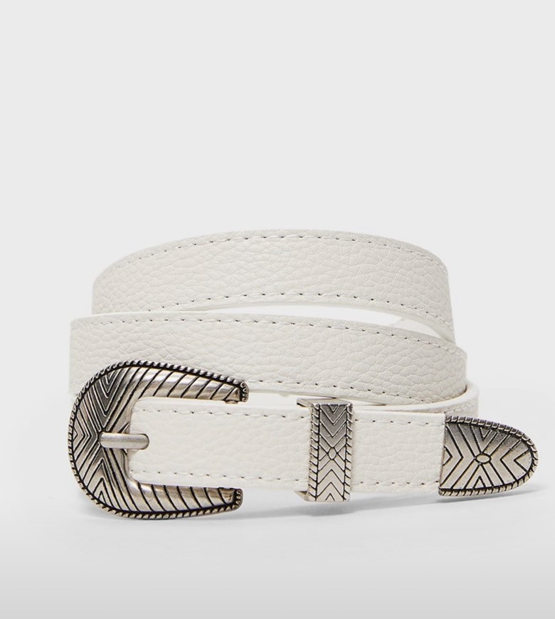 Cinto fivela prateada / cor branco 