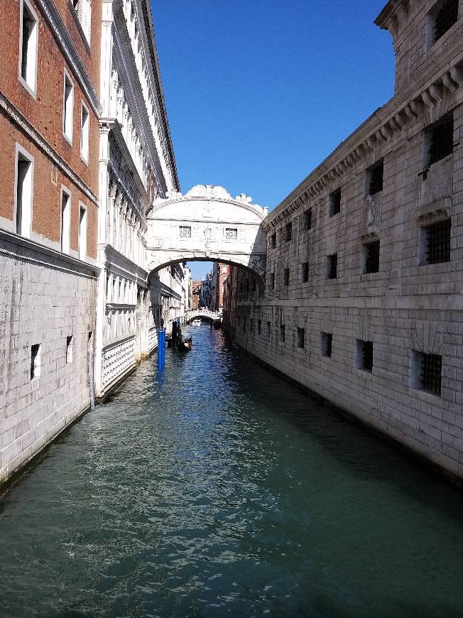 Place Puente de Los Suspiros