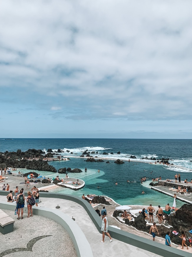 Lugar Piscinas Naturais de Porto Monìz
