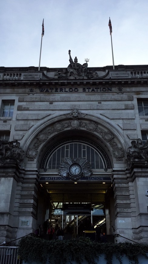 Place Waterloo Station