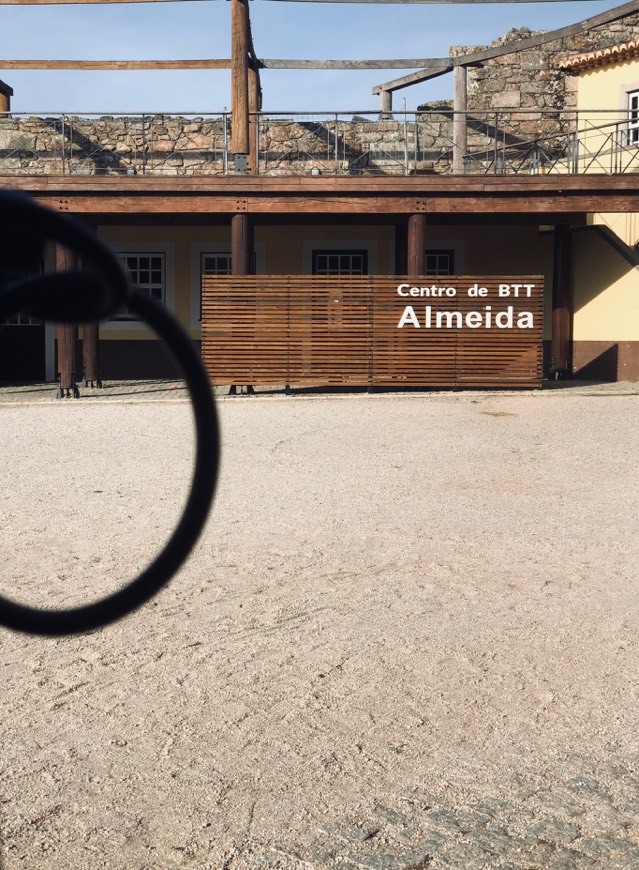 Lugar Almeida
