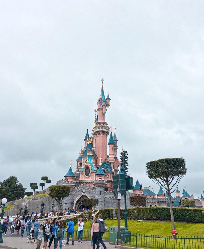 Place Paris, Disneyland Paris