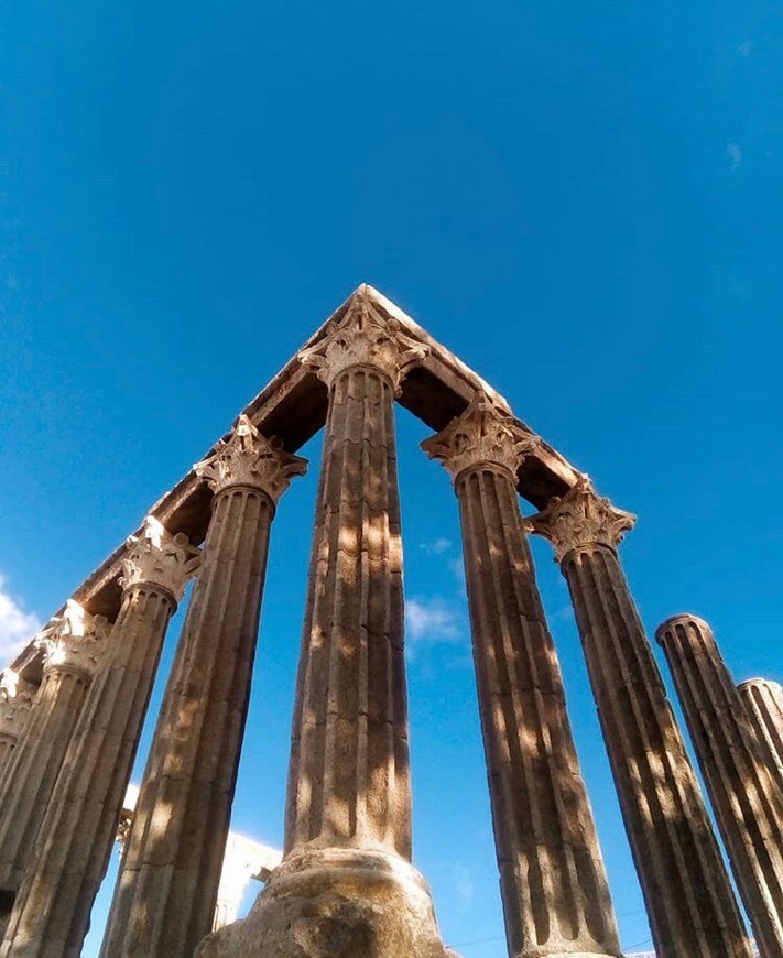 Place Templo romano de Évora