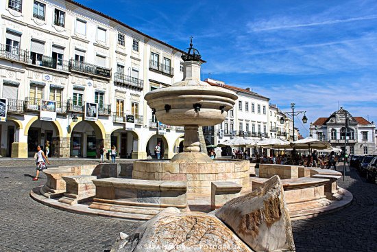 Place Praça do Giraldo