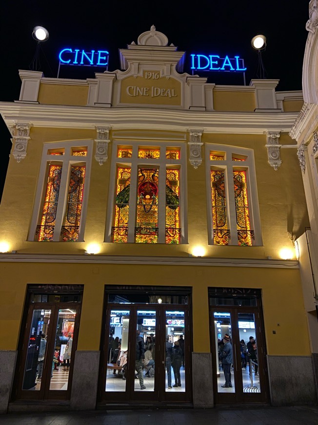 Lugar Cine Ideal