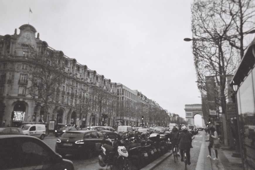 Place Avenue des Champs-Élysées