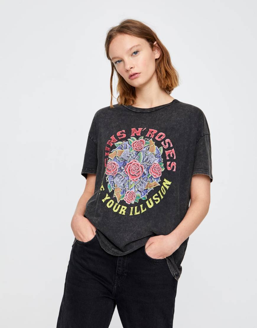 Product T-shirt dos Guns N’ Roses com álbum

 