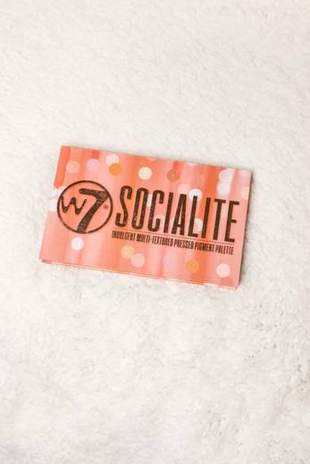 W7- Socialite