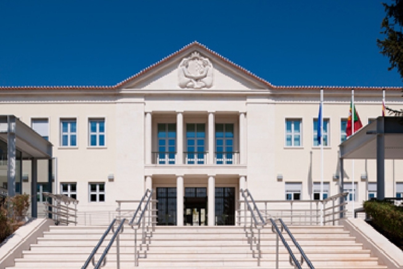 Places Escola Secundária Infanta Dona Maria