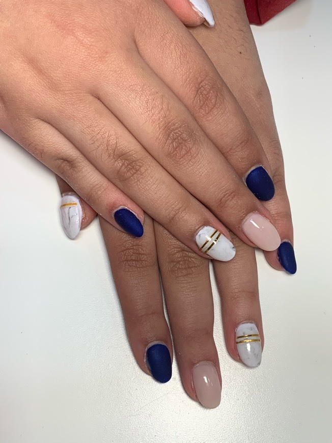 Moda Nails