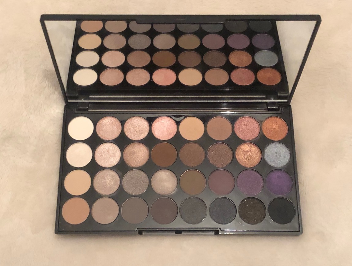 Beauty Makeup Revolution Ultra Eyeshadow Palette Flawless 2 Matte Paleta 32 matowych cieni