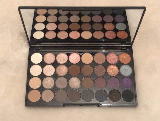 Makeup Revolution Ultra Eyeshadow Palette Flawless 2 Matte Paleta 32 matowych cieni