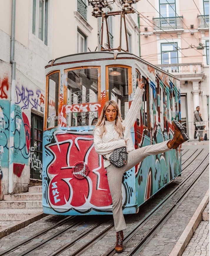 Place Elevador da Glória