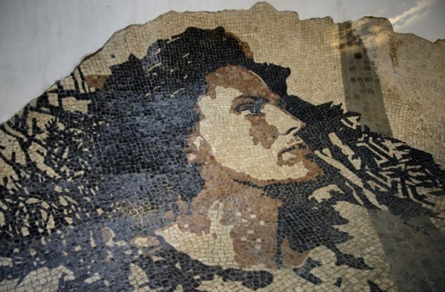 Lugar Vhils - “Calçada” – tribute piece to the late fado diva Amália Rodrigues - 2015