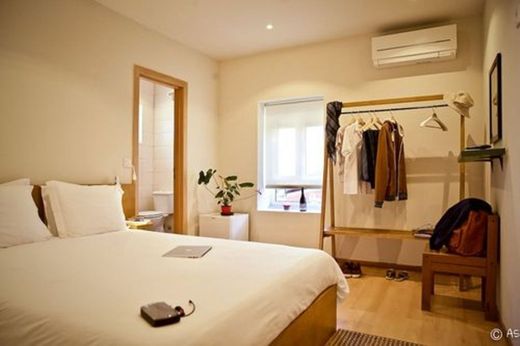Peach Hostel & Suites, Porto, Portugal - Booking.com