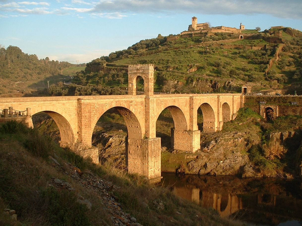 Place Puente de Alcántara