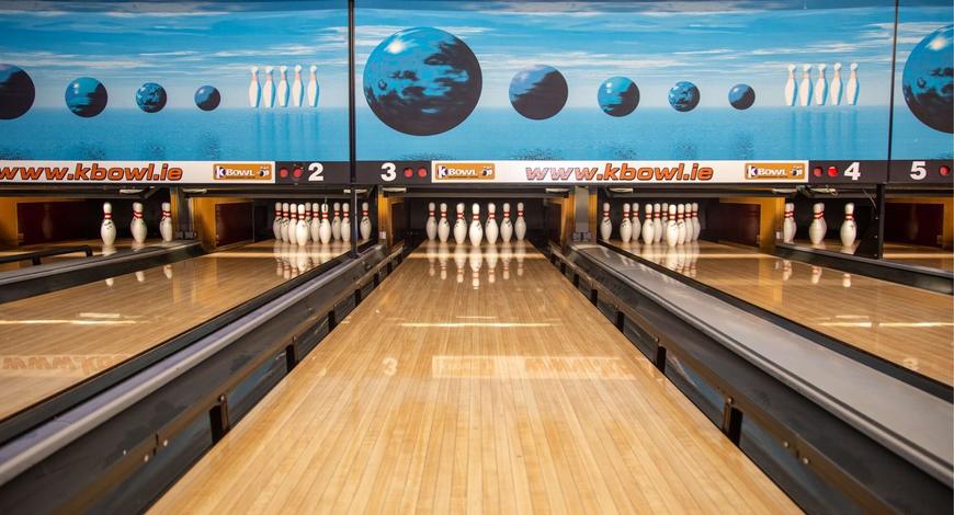 Lugar Bowling & Play Center