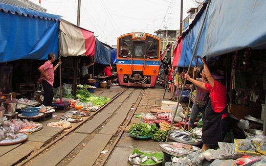 Oldskul Night Train Market