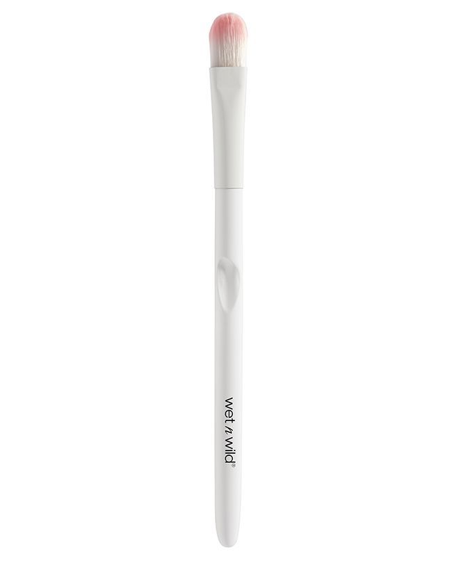 Places wet n wild Small Concealer Brush